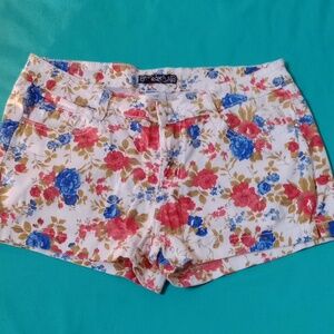 QQMY BLUE &RED+ FLORAL SHORTS, SIZE 11/12